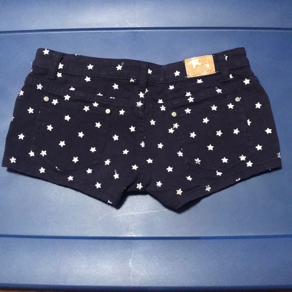 Star Pattern Shorts - Picture 2 of 4